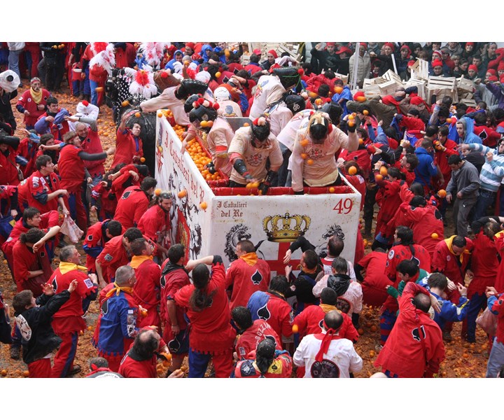 STORICO CARNEVALE DI IVREA 2024